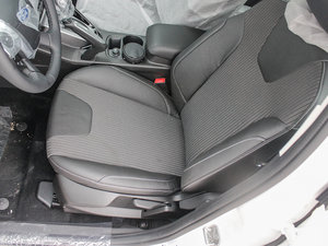 2012Ɏ 2.0L ԄӺA\ g