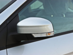 2012Ɏ 1.6L Ԅm (ji)^