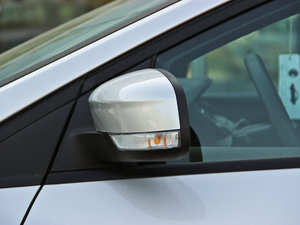 2012Ɏ 1.6L Ԅm (ji)^