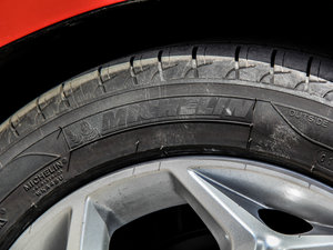 2012Ɏ 2.0L ԄӺA\ ݆̥ߴ