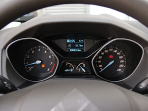 長安福特2012款新福克斯三廂