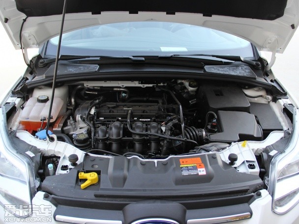 長安福特2012款新福克斯三廂