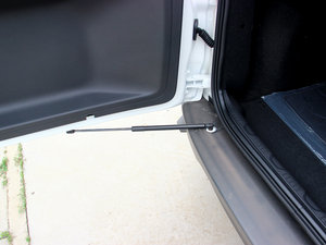 2013款1.5L 手动风尚型 空间座椅