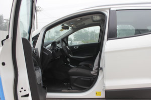 2013款1.0L GTDi 手动尊贵型 前排空间