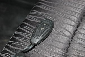 2013款1.0L GTDi 手动尊贵型 车钥匙