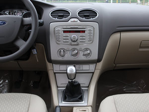 2012款1.8L 手动基本版 中控台