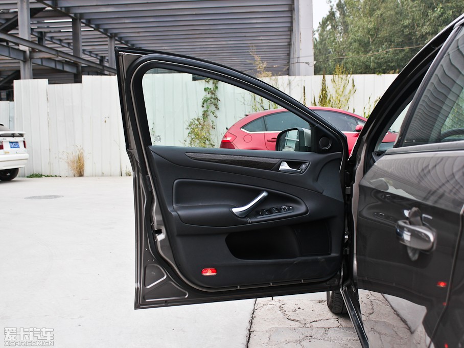 2012���� GTDi 240 ��Ş�\�Ӱ� 