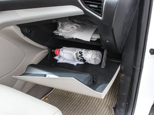 2013款2.0GTDi 四驱尊贵版 空间座椅