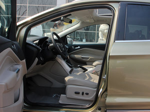 2013款1.6GTDi 四驱精英版 前排空间