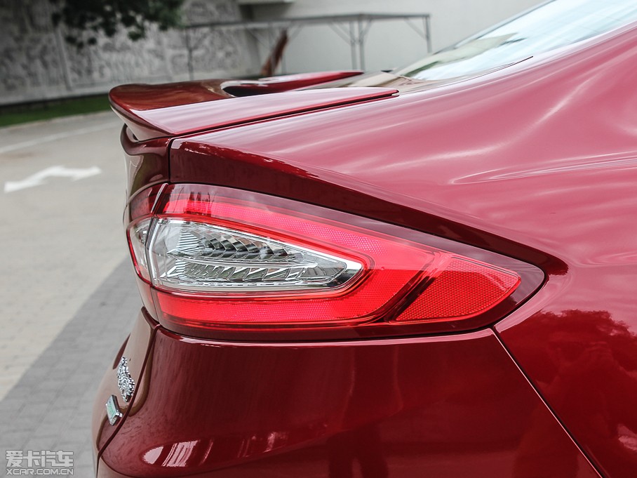 2013ɵϚW 2.0T GTDi240 A\