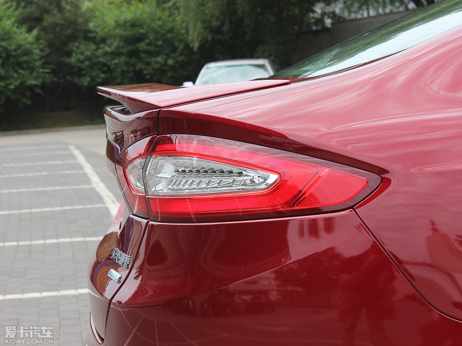 2013ɵϚW 2.0T GTDi240 A\