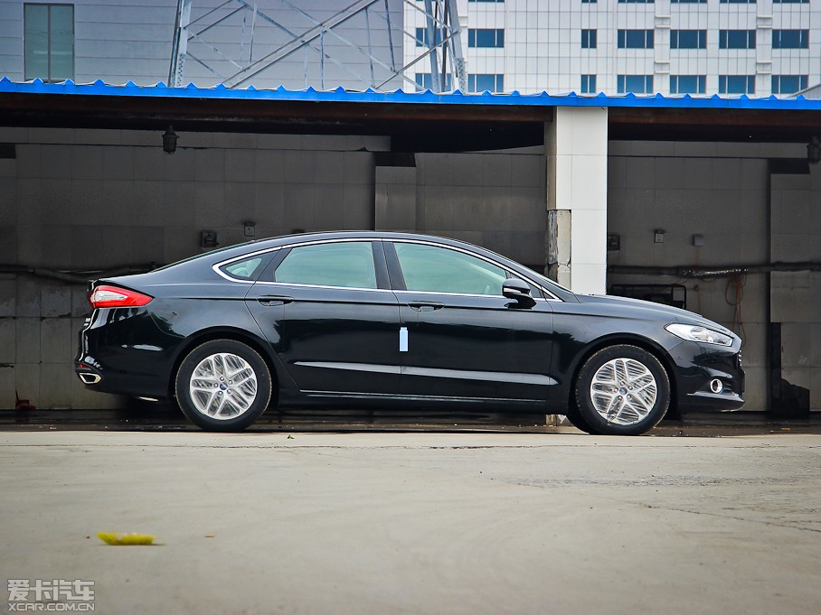 2013ɵϚW 1.5T GTDi180 r