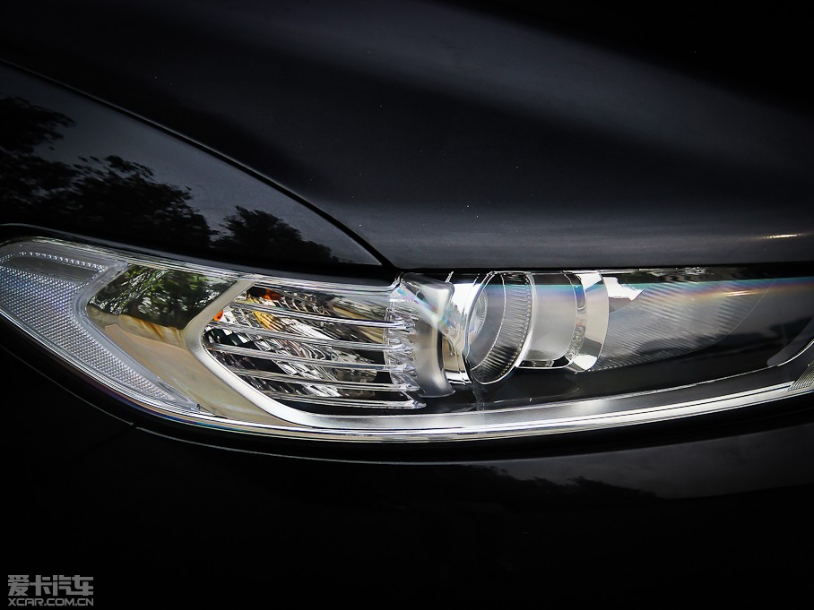 2013ɵϚW 1.5T GTDi180 r