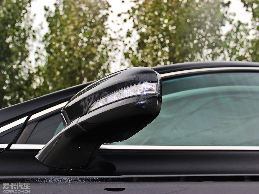 2013ɵϚW 1.5T GTDi180 r