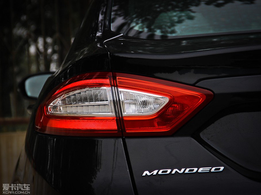 2013ɵϚW 1.5T GTDi180 r