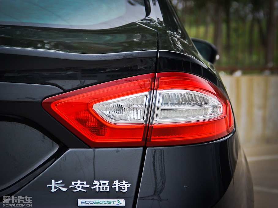 2013ɵϚW 1.5T GTDi180 r