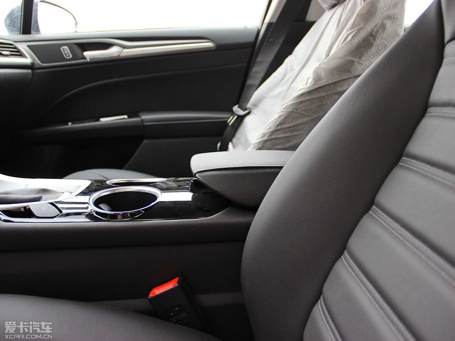 2013ɵϚW 1.5T GTDi180 r