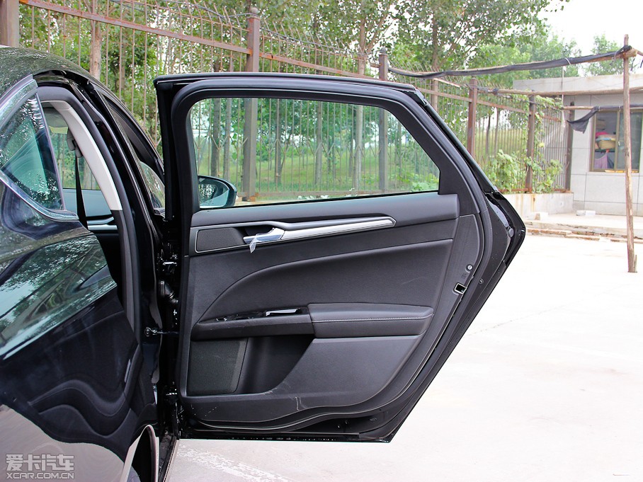 2013ɵϚW 1.5T GTDi180 r