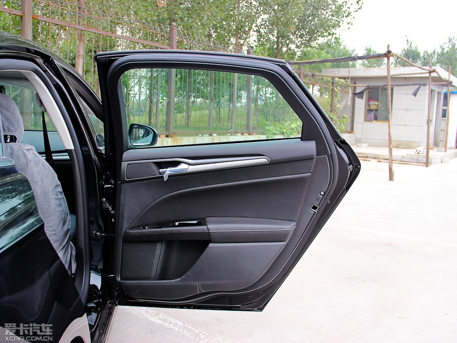 2013ɵϚW 1.5T GTDi180 r