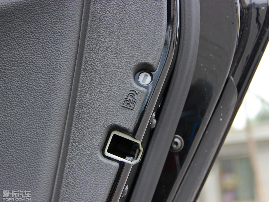 2013ɵϚW 1.5T GTDi180 r