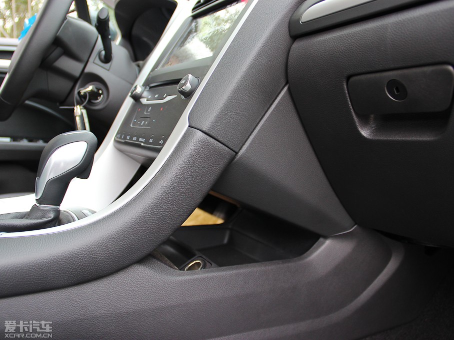 2013ɵϚW 1.5T GTDi180 r