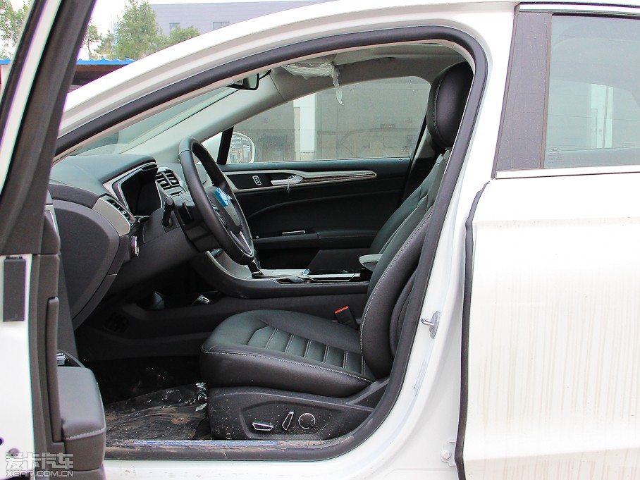 2013ɵϚW 2.0T GTDi200 r