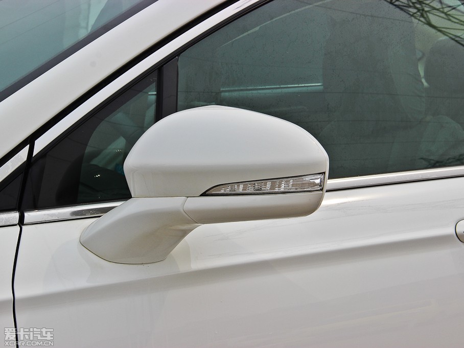 2013ɵϚW 2.0T GTDi200 r