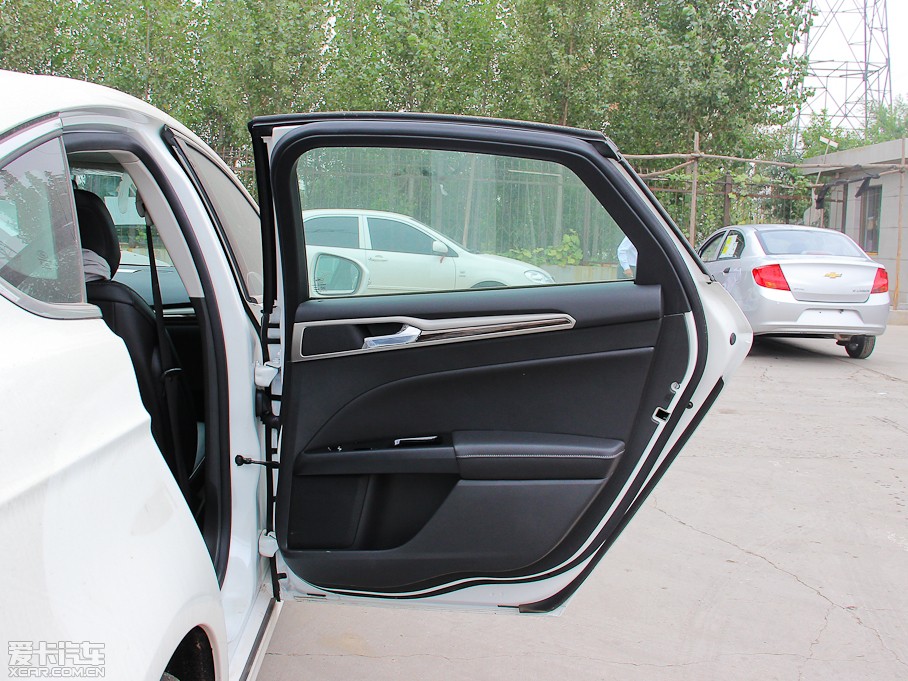 2013ɵϚW 2.0T GTDi200 r