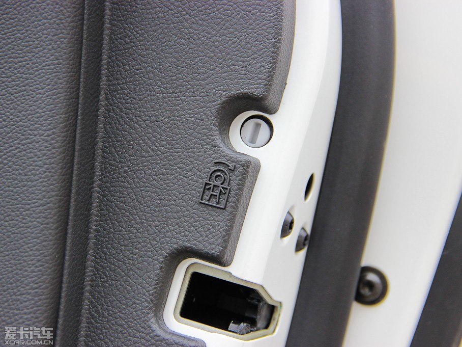 2013ɵϚW 2.0T GTDi200 r(sh)