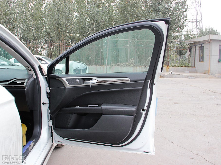 2013ɵϚW 2.0T GTDi200 r