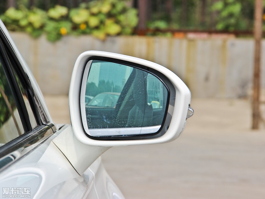 2013ɵϚW 2.0T GTDi200 r