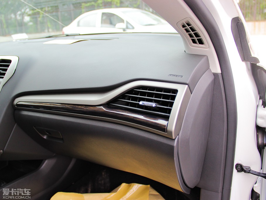 2013ɵϚW 2.0T GTDi200 r