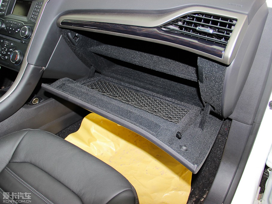 2013ɵϚW 2.0T GTDi200 r