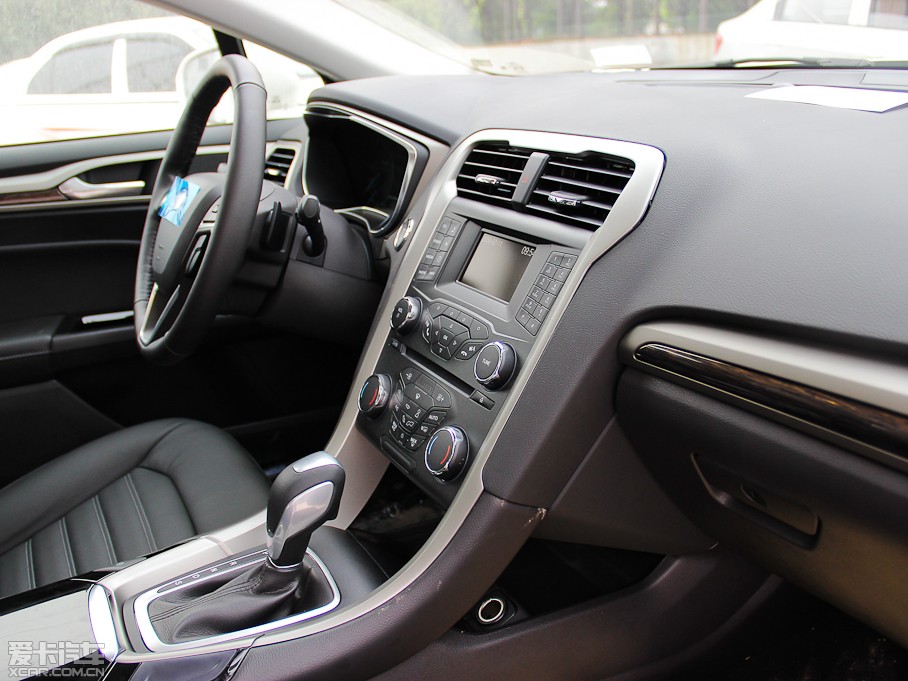 2013ɵϚW 2.0T GTDi200 r