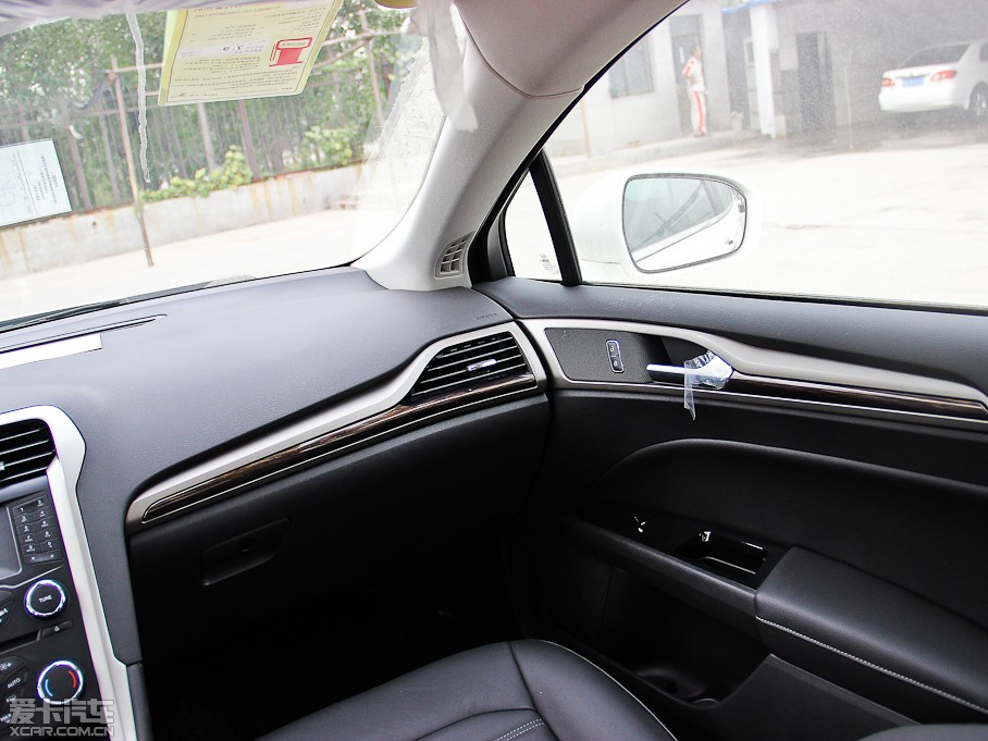 2013ɵϚW 2.0T GTDi200 r