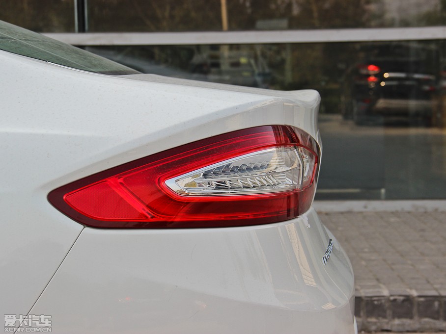 2013ɵϚW 1.5T GTDi180 m