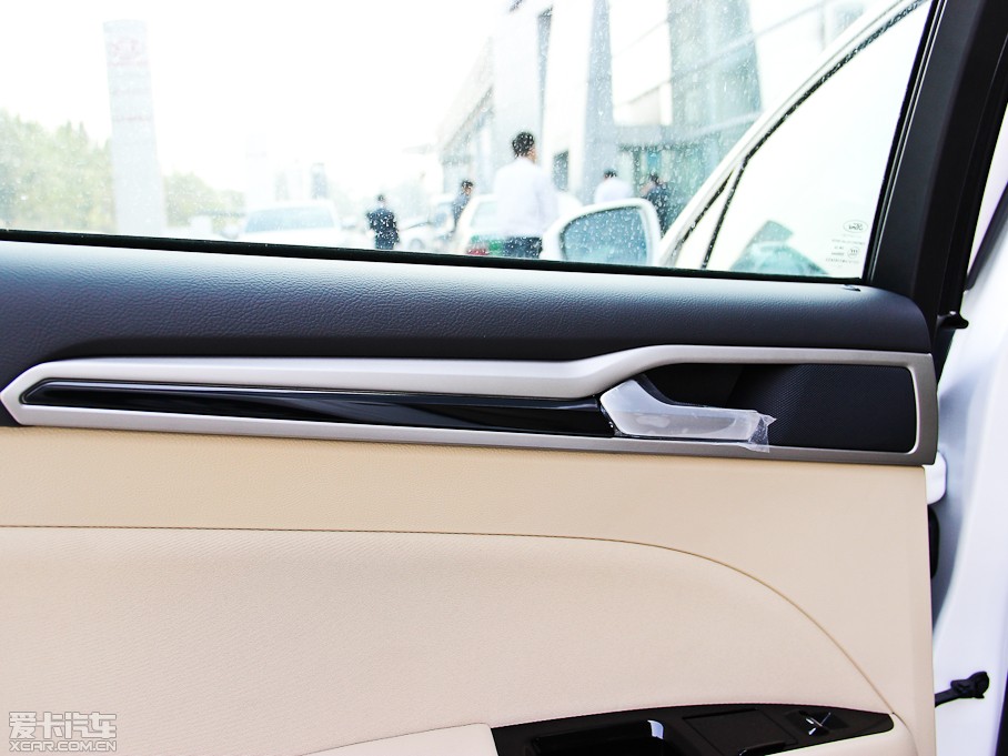 2013ɵϚW 1.5T GTDi180 m