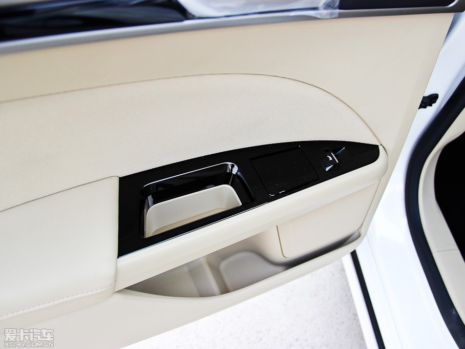 2013ɵϚW 1.5T GTDi180 m