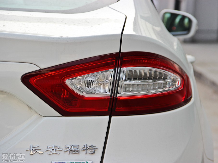 2013ɵϚW 1.5T GTDi180 m