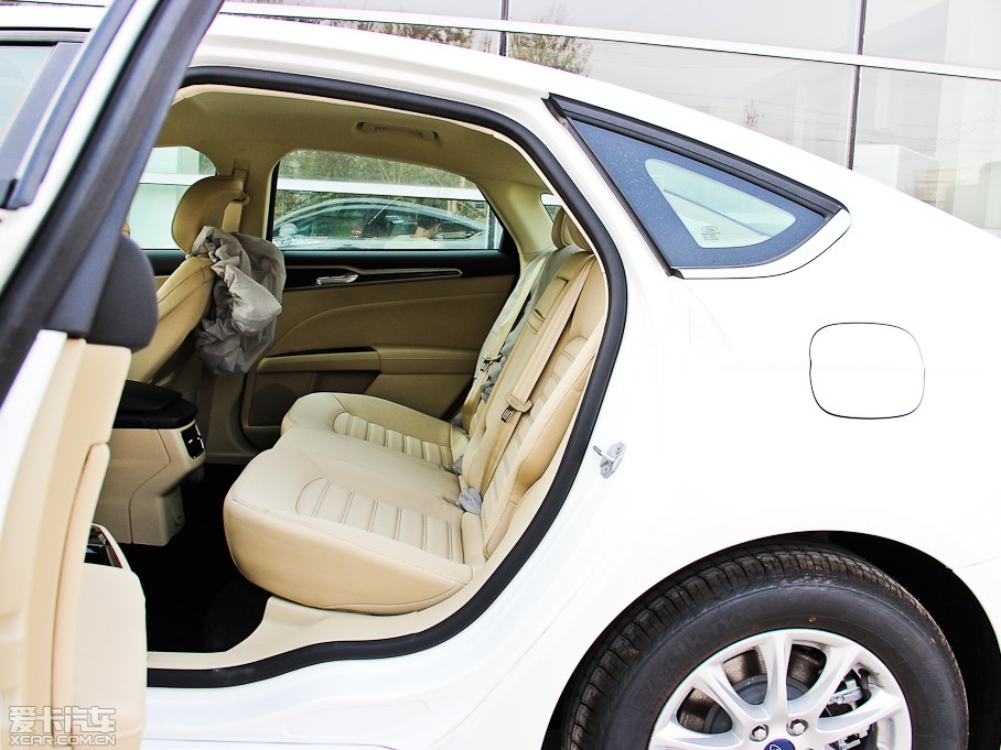 2013ɵϚW 1.5T GTDi180 m