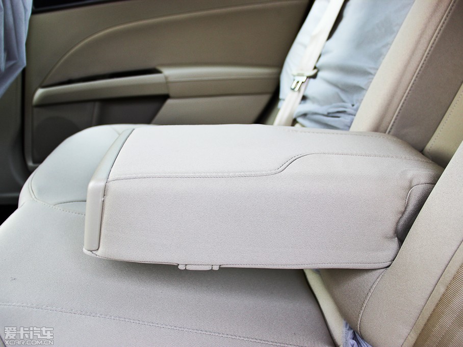 2013ɵϚW 1.5T GTDi180 m