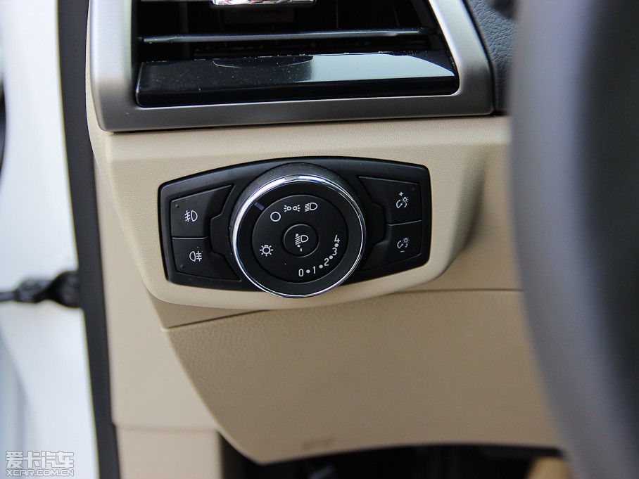 2013ɵϚW 1.5T GTDi180 m