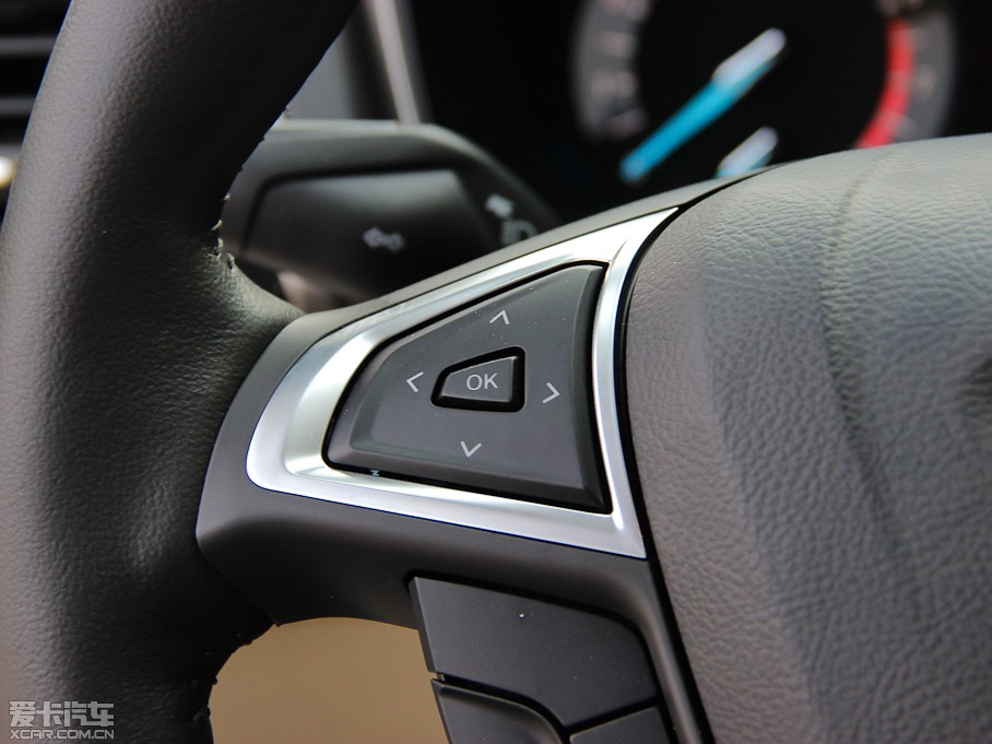 2013ɵϚW 1.5T GTDi180 m