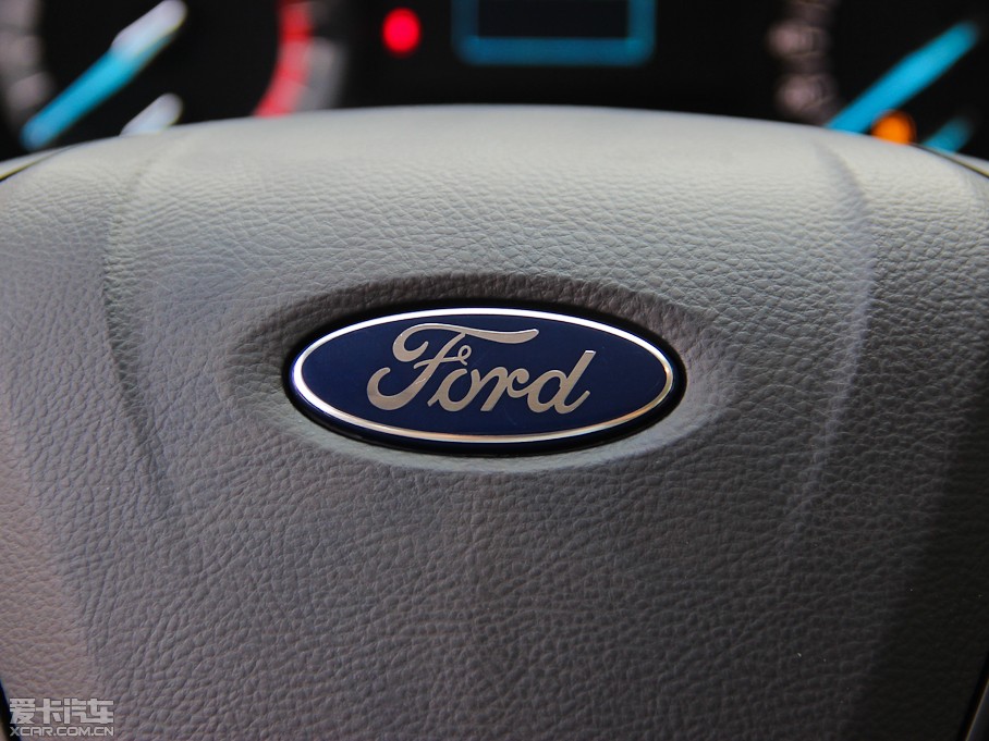 2013ɵϚW 1.5T GTDi180 m