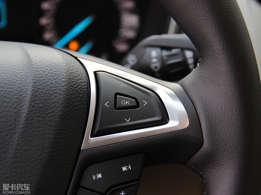 2013ɵϚW 1.5T GTDi180 m