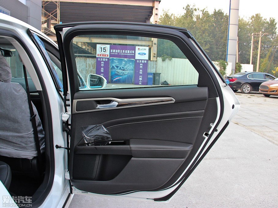 2013ɵϚW 2.0T GTDi240 