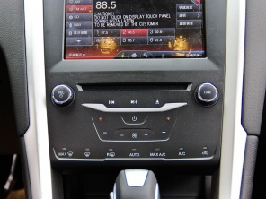 長安福特2013款新蒙迪歐