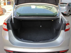 長安福特2013款新蒙迪歐