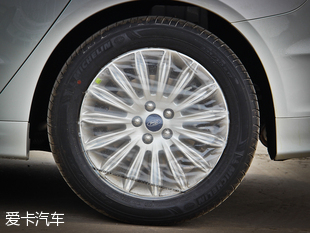 長安福特2013款新蒙迪歐