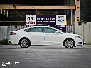 長安福特2013款新蒙迪歐